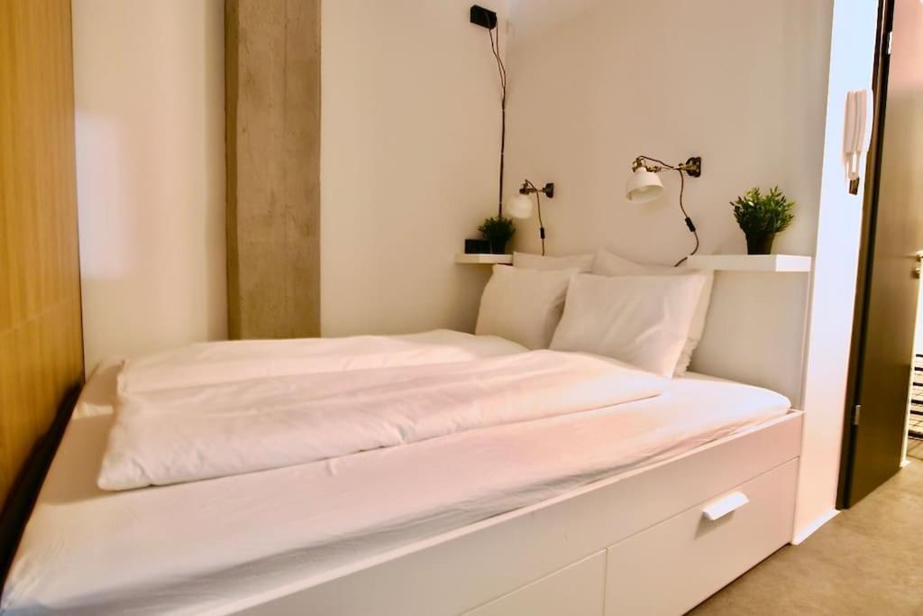 Studio Apartment By Hi5- Rottenbiller Apartment Budapest Exterior foto