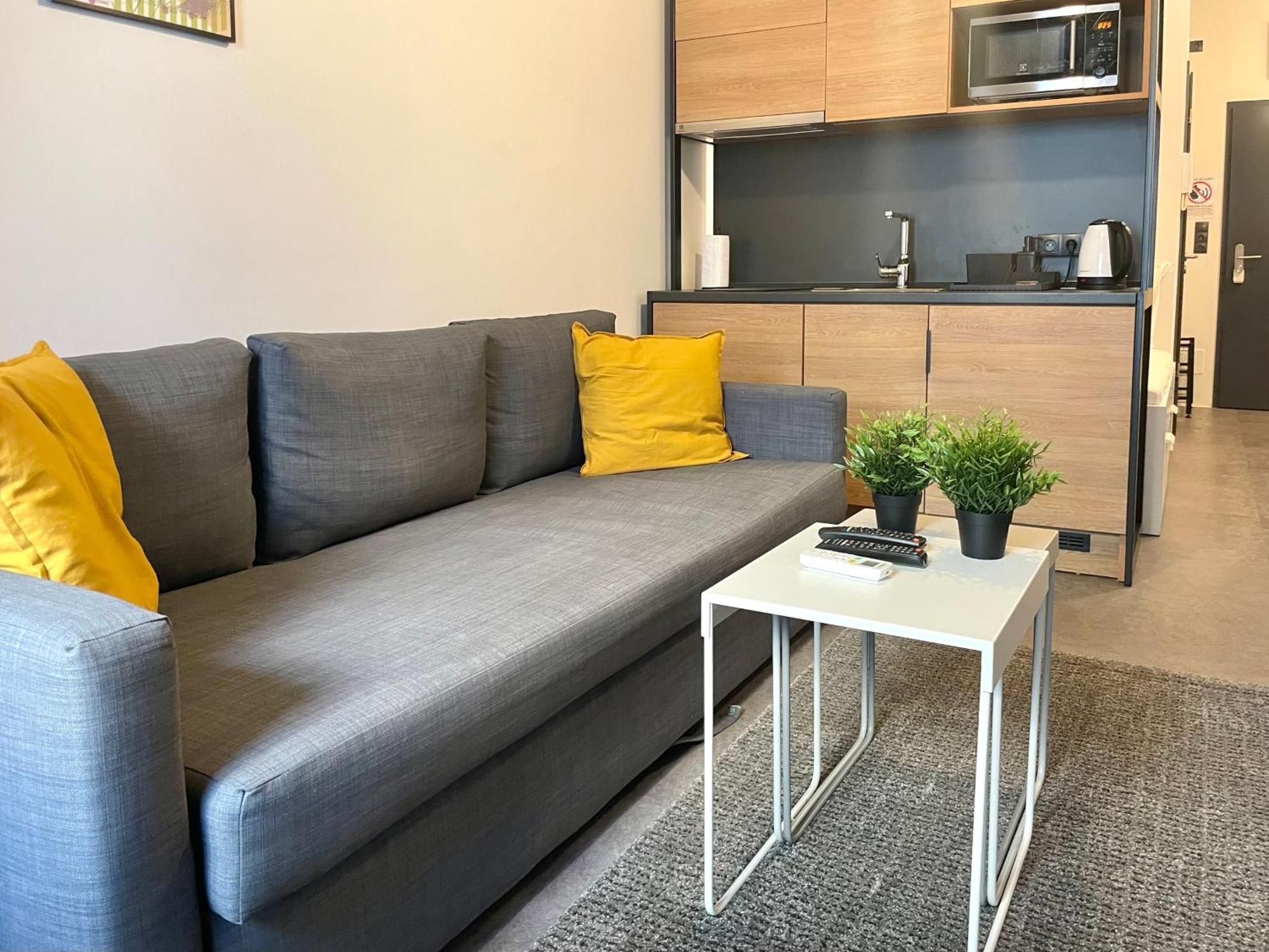 Studio Apartment By Hi5- Rottenbiller Apartment Budapest Exterior foto